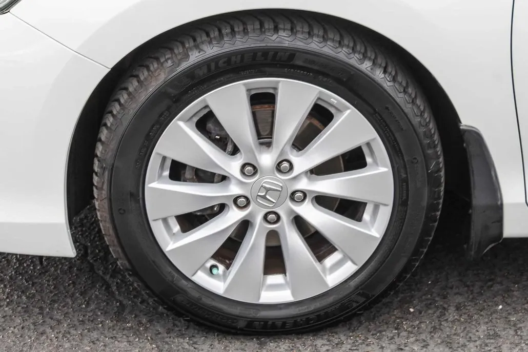 2015 Honda Accord EX-L photo 1