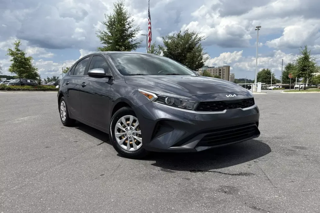 2022 Kia Forte FE photo 1