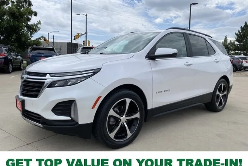 2022 Chevrolet Equinox LT photo 1