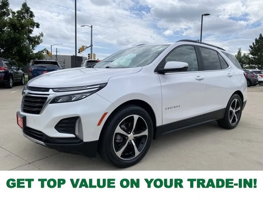 2022 Chevrolet Equinox LT photo 1