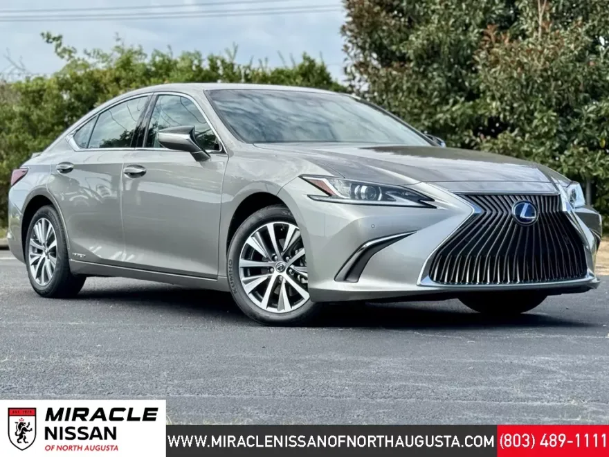 2021 Lexus ES 300h photo 1