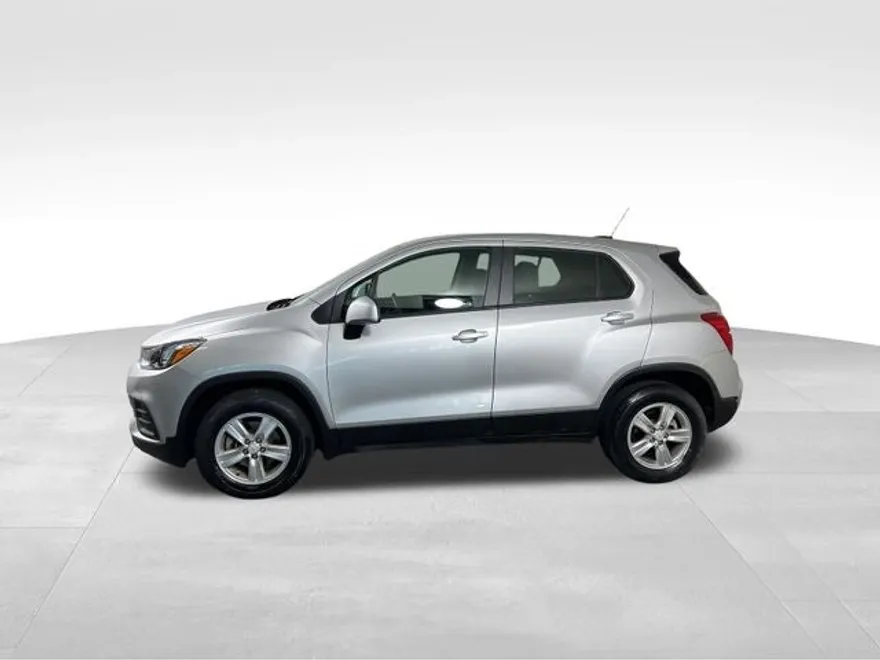 2018 Chevrolet Trax LS photo 2