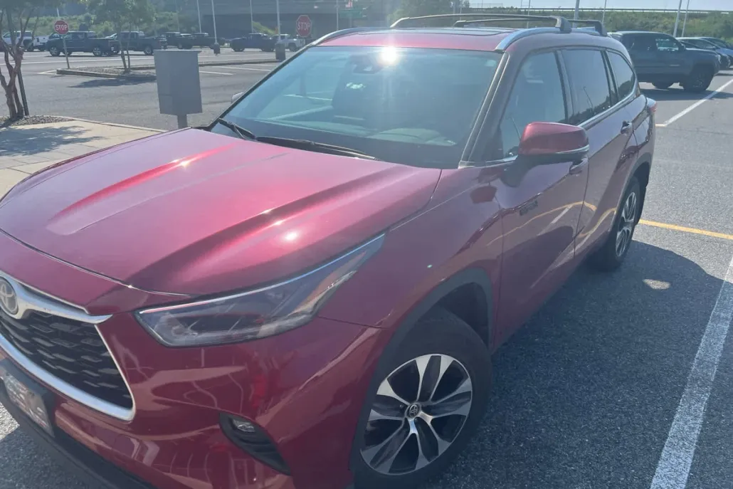 2021 Toyota Highlander Hybrid XLE photo 1