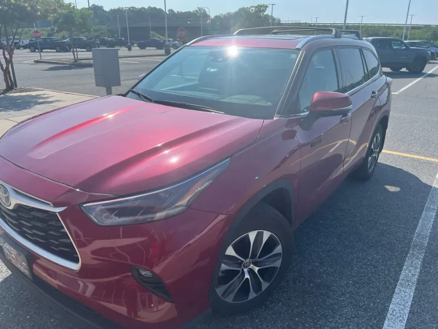 2021 Toyota Highlander Hybrid XLE photo 1