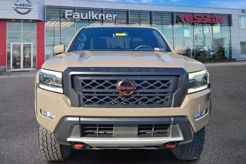 2022 Nissan Frontier Crew Cab PRO-4X photo 1