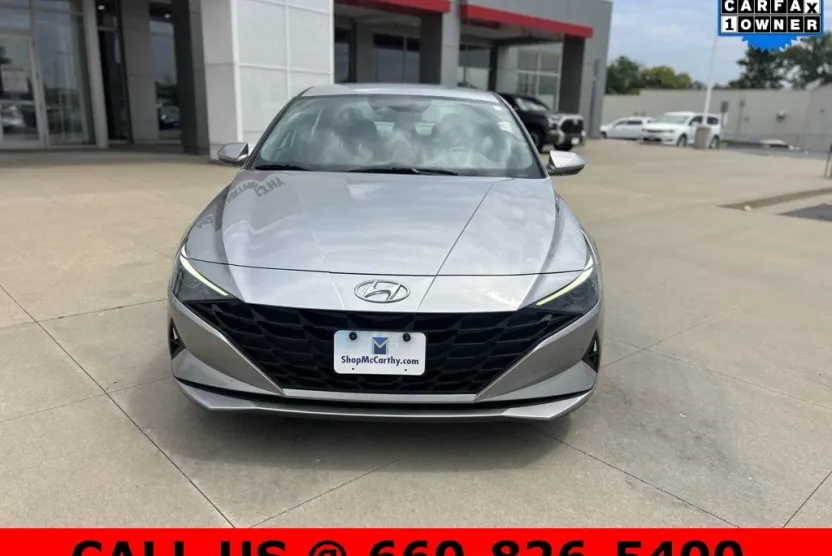 2023 Hyundai Elantra SEL photo 1