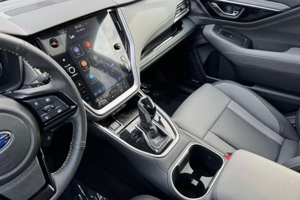 2025 Subaru Outback Onyx Edition XT photo 1