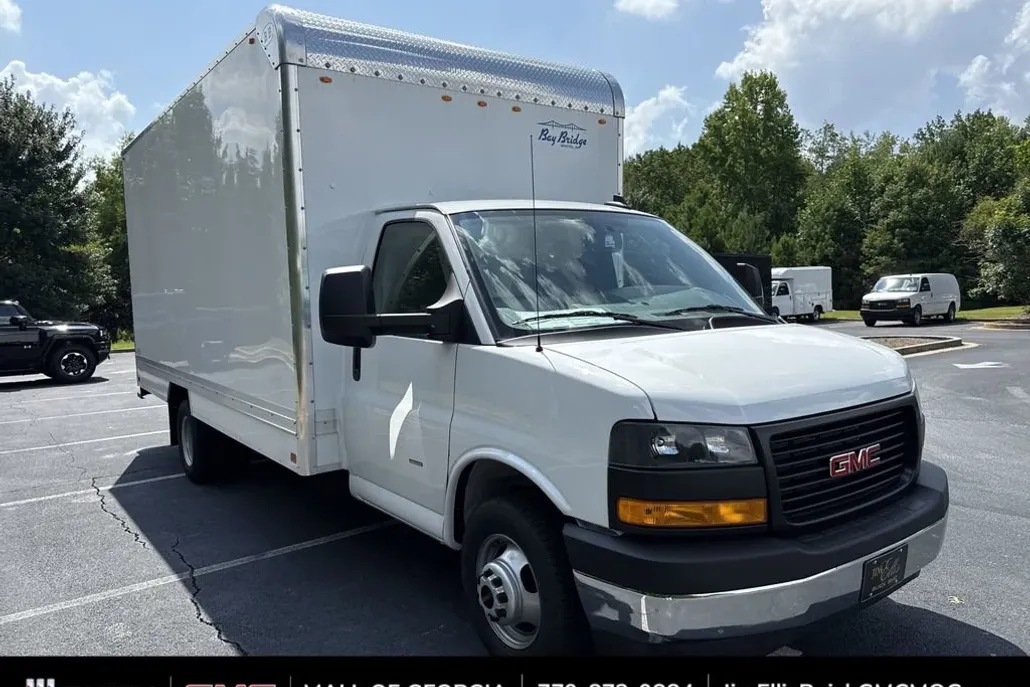 2025 Gmc Savana Cutaway 3500 photo 1