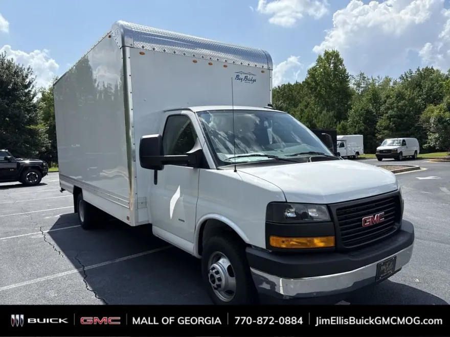 2025 Gmc Savana Cutaway 3500 photo 1