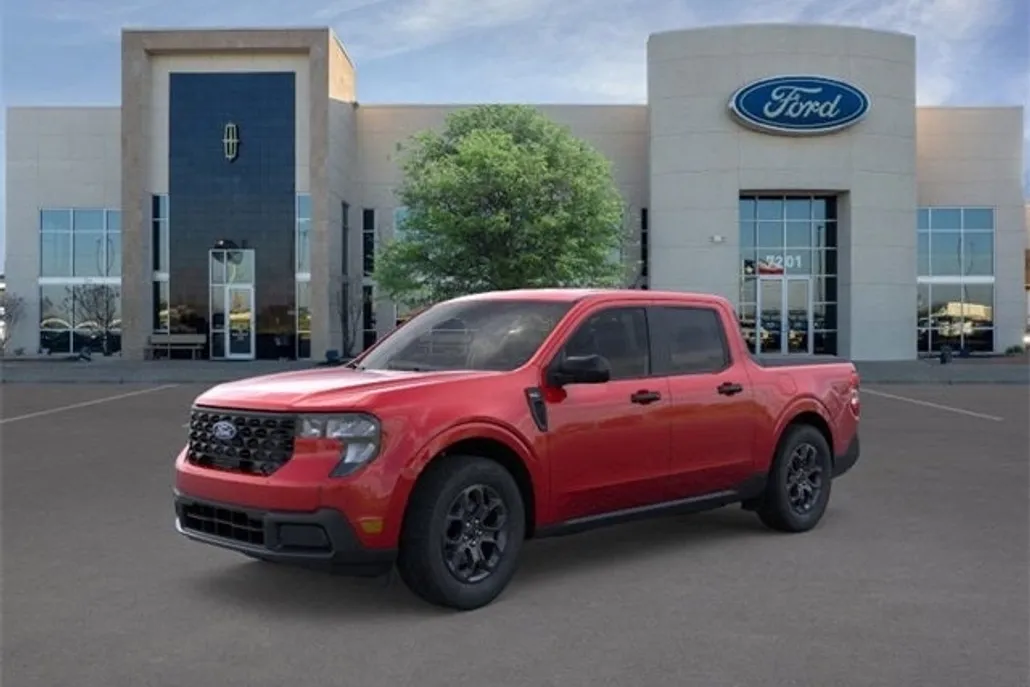 2025 Ford Maverick XLT photo 1