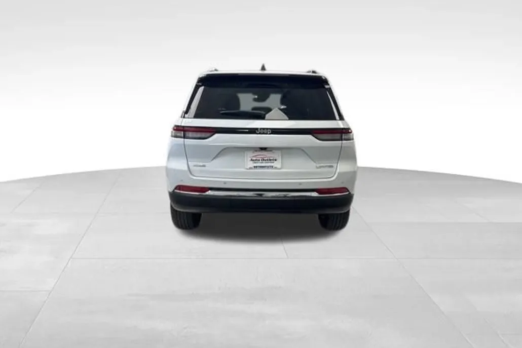 2022 Jeep Grand Cherokee Limited photo 1