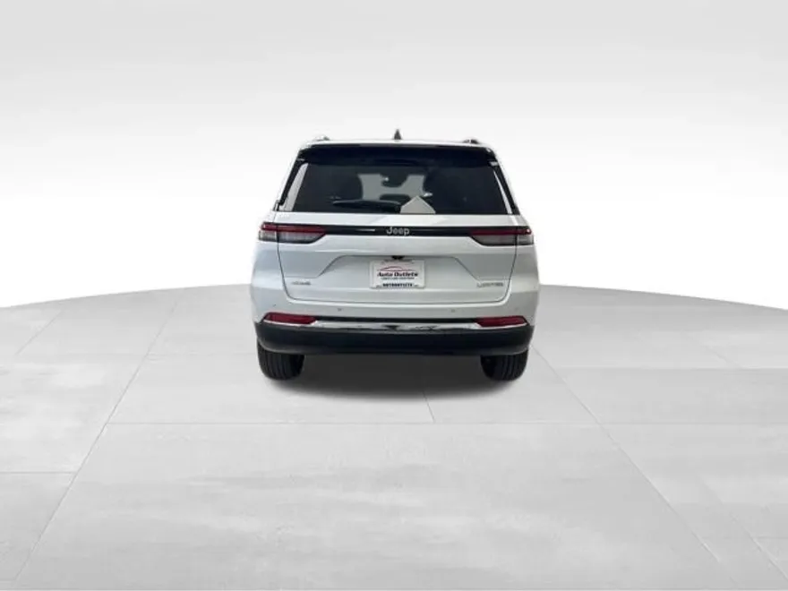 2022 Jeep Grand Cherokee Limited photo 1