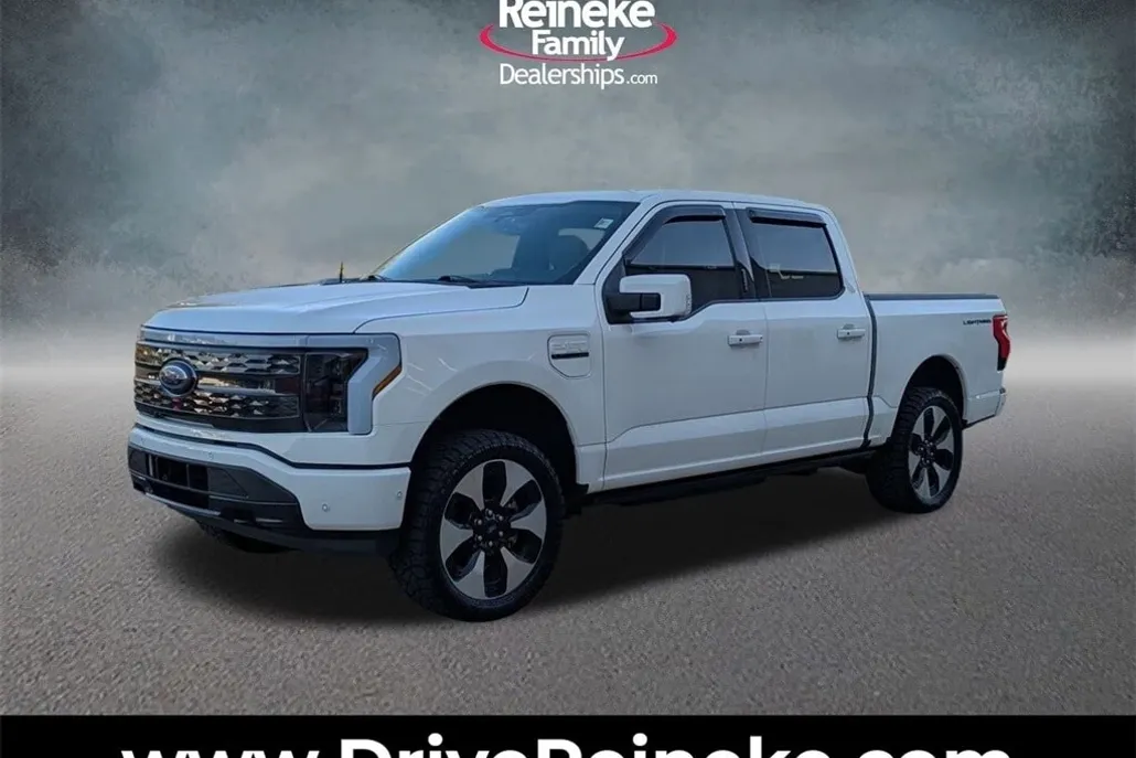 2023 Ford F-150 Lightning Platinum photo 1