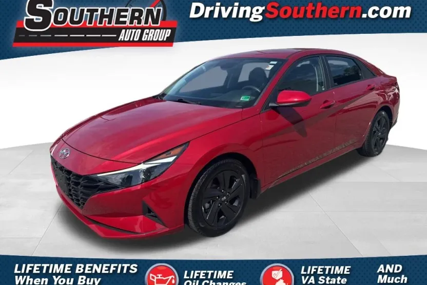 2023 Hyundai Elantra SEL photo 1