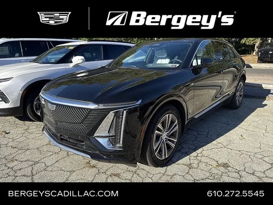 2024 Cadillac Lyriq Luxury photo 1