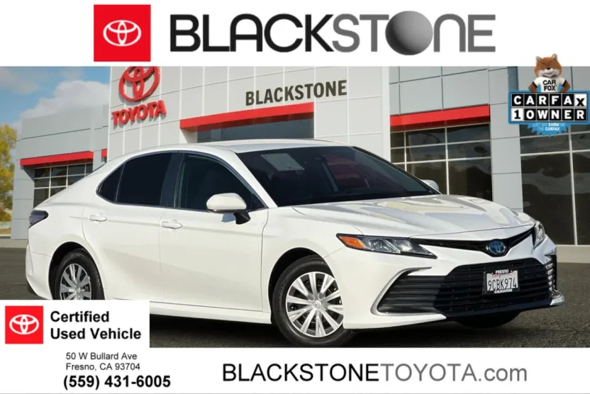 2022 Toyota Camry Hybrid LE photo 1