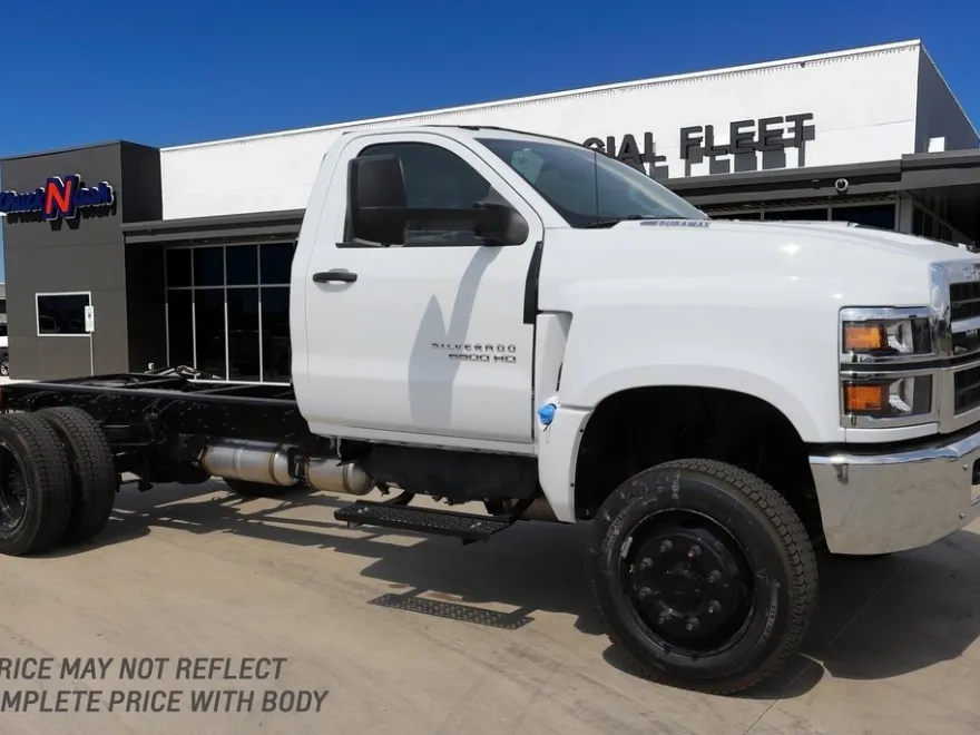 2024 Chevrolet Silverado 6500HD photo 1