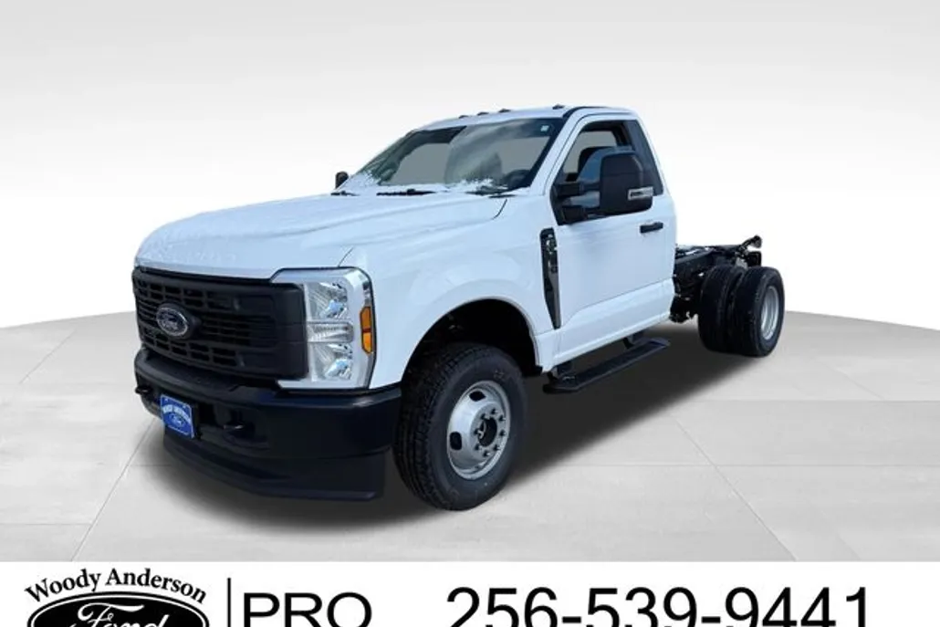 2025 Ford F-350 XL photo 1