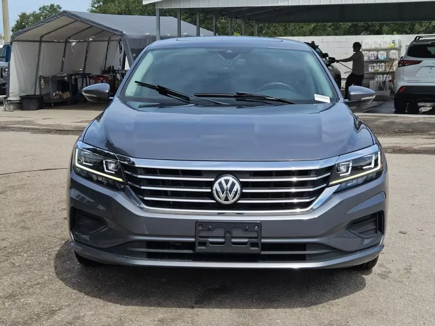 2021 Volkswagen Passat 2.0T SE photo 1