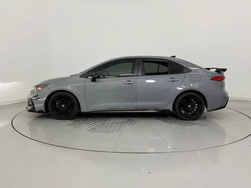 2022 Toyota Corolla SE photo 1