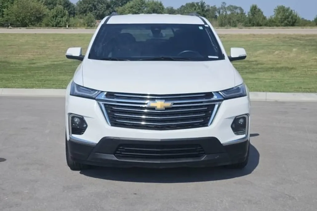 2023 Chevrolet Traverse Cloth 1LT photo 1