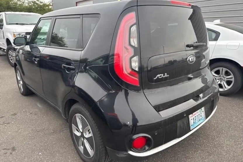 2017 Kia Soul EV Plus photo 1