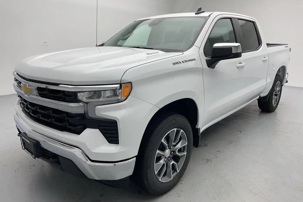 2025 Chevrolet Silverado 1500 LT photo 1