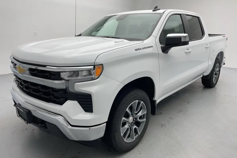 2025 Chevrolet Silverado 1500 LT photo 1