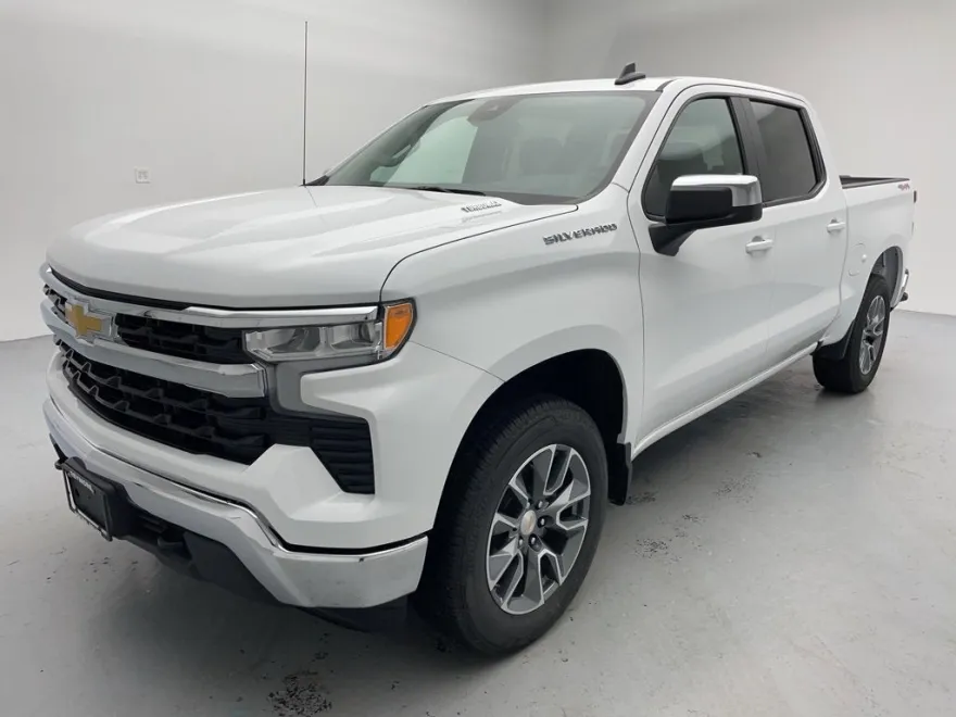 2025 Chevrolet Silverado 1500 LT photo 1