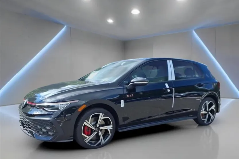 2025 Volkswagen Golf GTI SE photo 1
