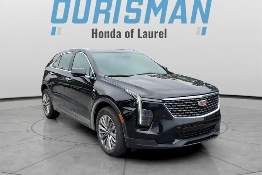 2025 Cadillac XT4 Premium Luxury photo 1