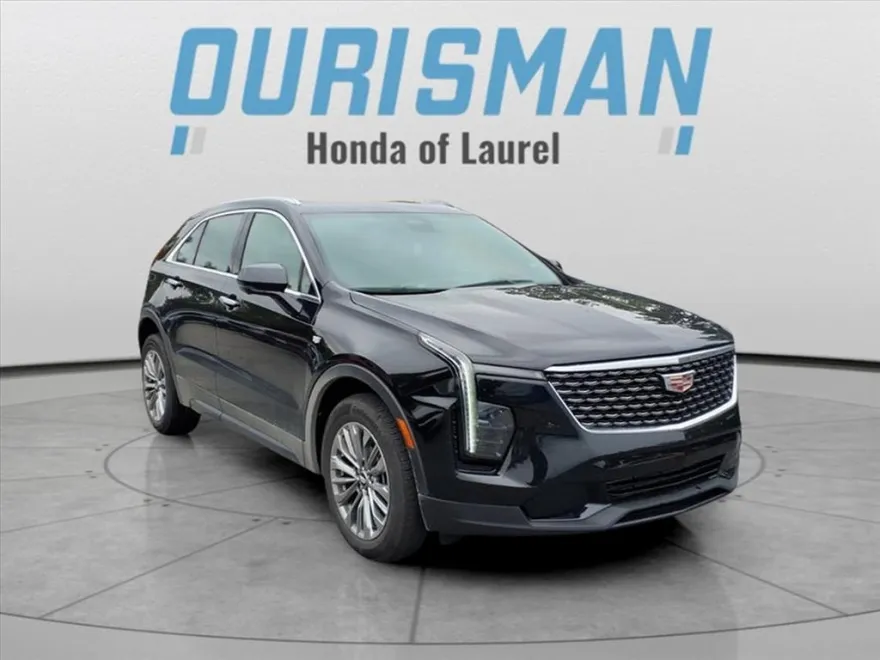 2025 Cadillac XT4 Premium Luxury photo 1