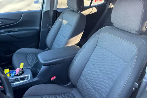 2019 Chevrolet Equinox LT photo 3