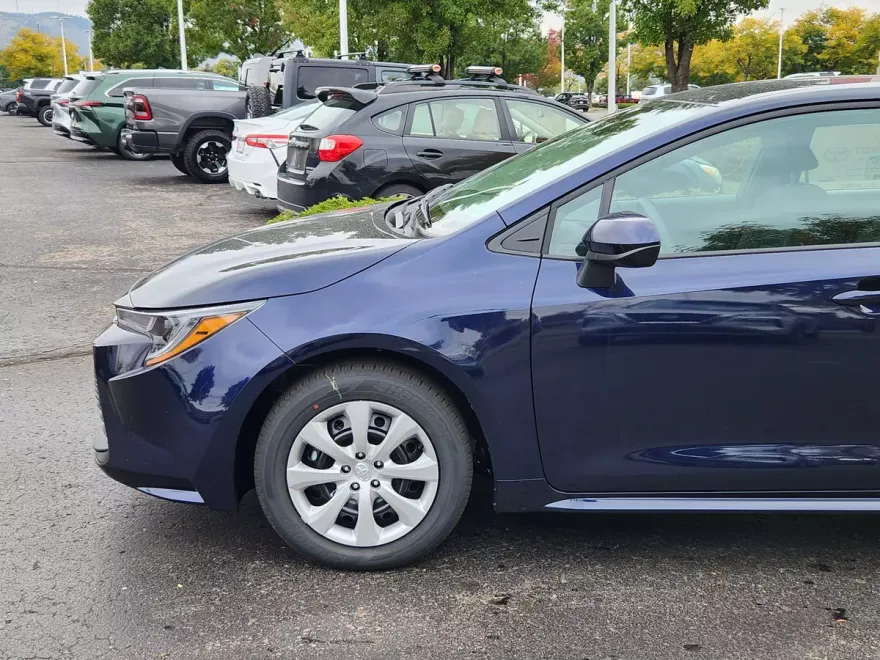 2026 Toyota Corolla LE photo 1