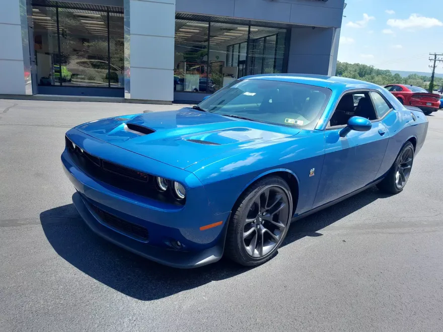 2022 Dodge Challenger R/T Scat Pack photo 1
