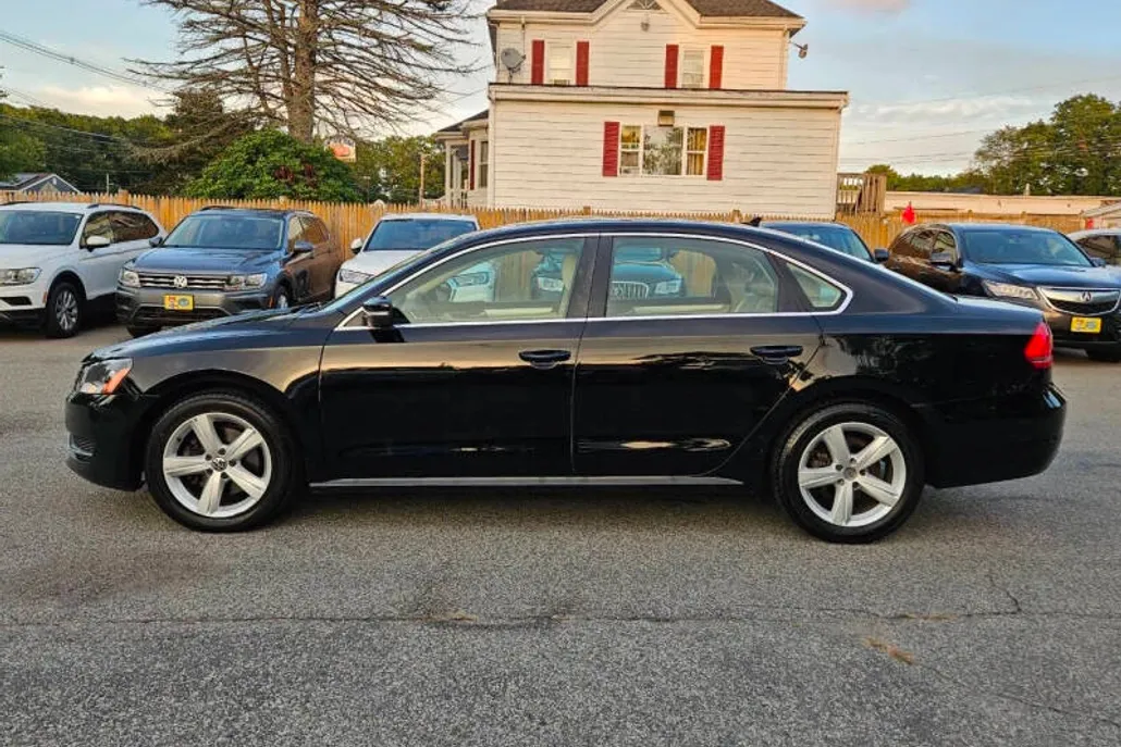 2013 Volkswagen Passat SE photo 1