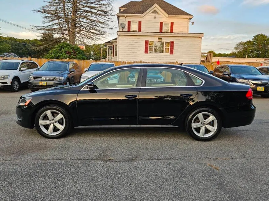 2013 Volkswagen Passat SE photo 1