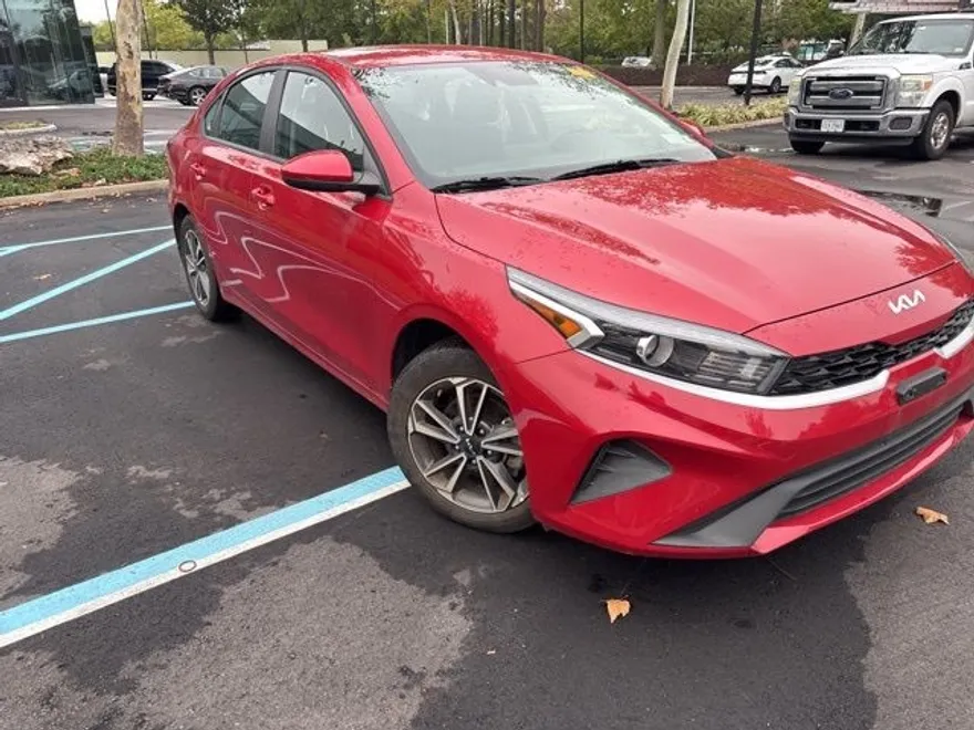 2023 Kia Forte LXS photo 1