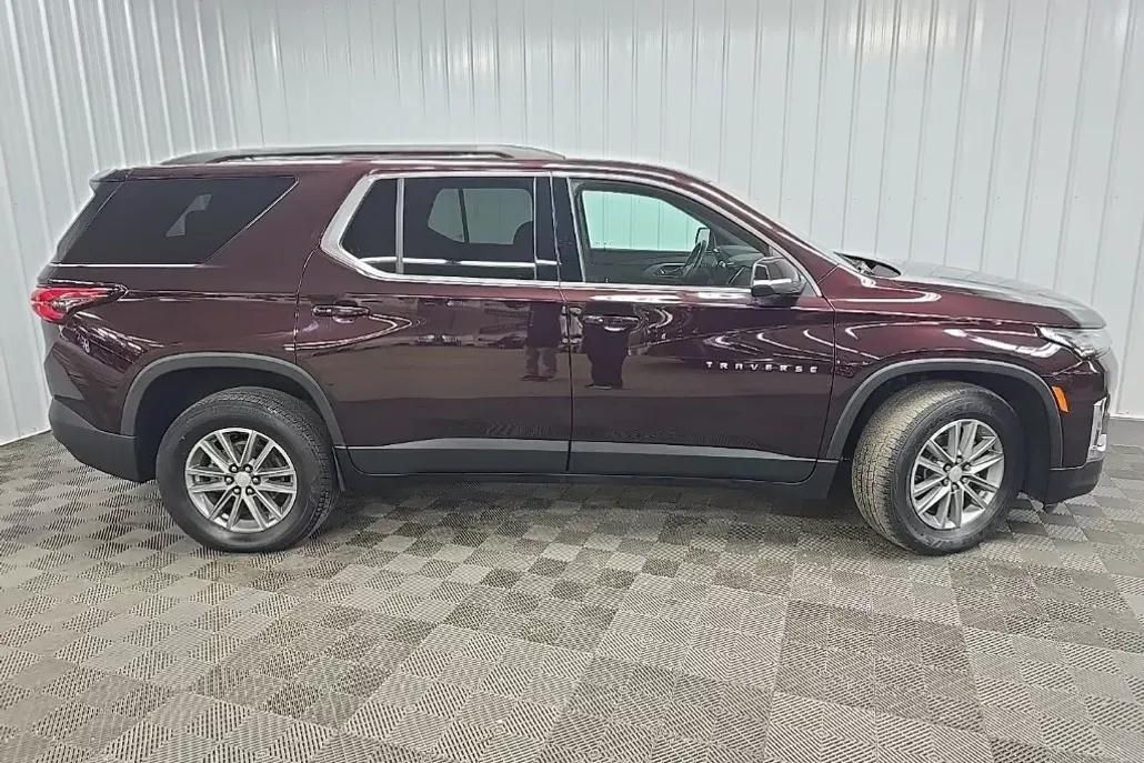 2023 Chevrolet Traverse Cloth photo 1