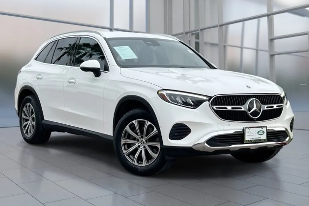2024 Mercedes Benz GLC 300 photo 1