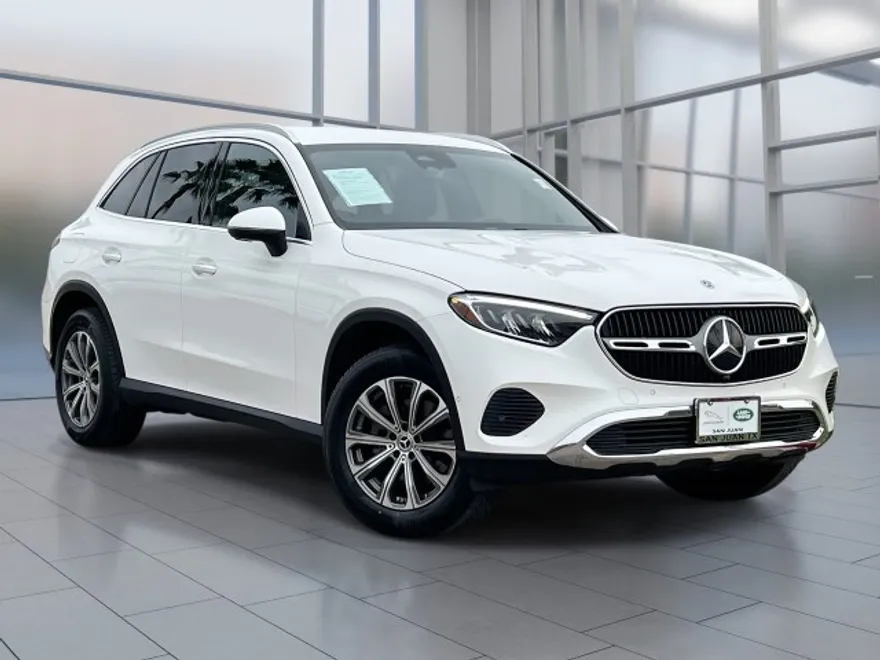 2024 Mercedes Benz GLC 300 photo 1