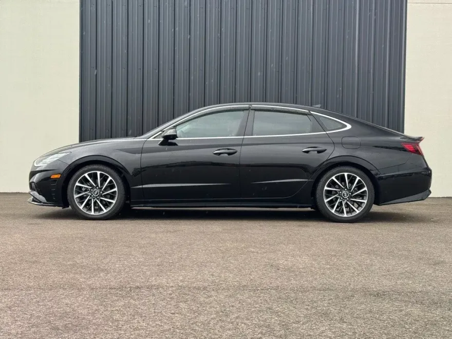 2022 Hyundai Sonata Limited photo 1