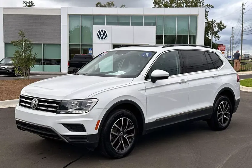 2021 Volkswagen Tiguan SE photo 1