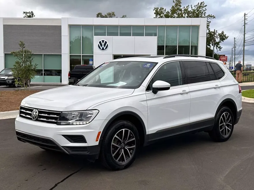 2021 Volkswagen Tiguan SE photo 1