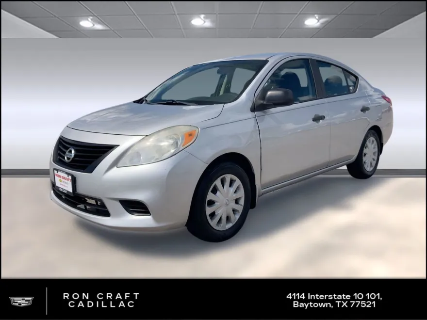 2014 Nissan Versa S photo 1