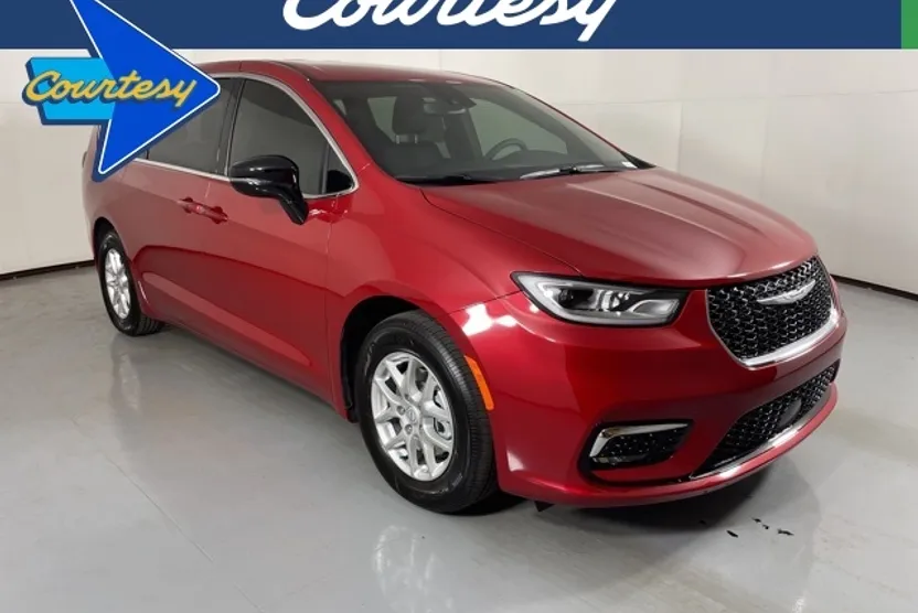2026 Chrysler Pacifica photo 1