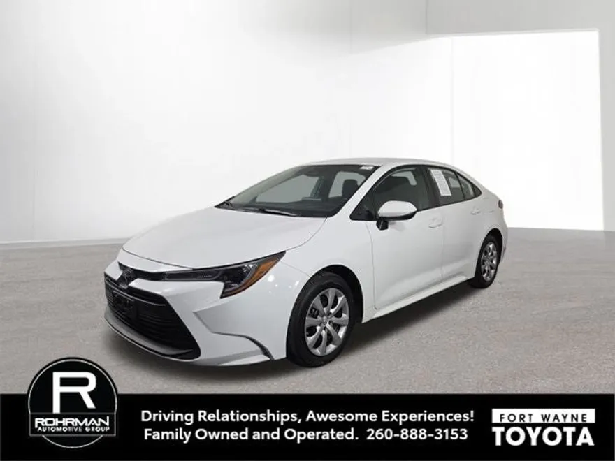 2024 Toyota Corolla LE photo 1