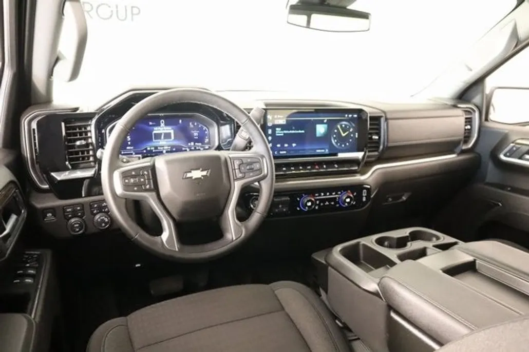2025 Chevrolet Silverado 1500 LT1 photo 1