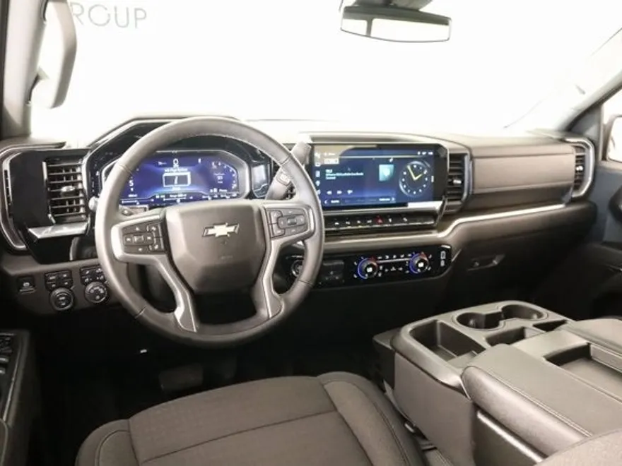2025 Chevrolet Silverado 1500 LT1 photo 1