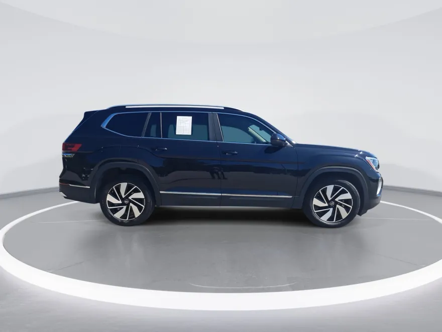 2024 Volkswagen Atlas SEL photo 1